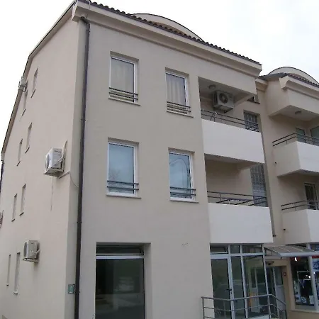 Irena 33048 Apartman