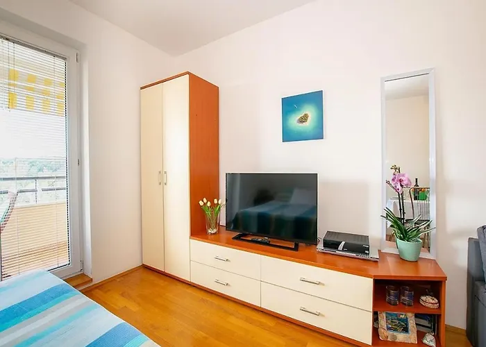 Studio Irena 33048 * Πούλα