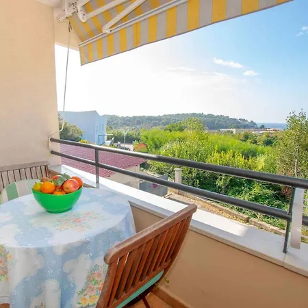 Studio Irena 33048 *